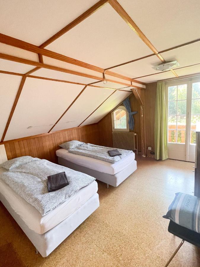 Neb-thun Lodge`s Seehaus 1 Gwatt Chalet Thun